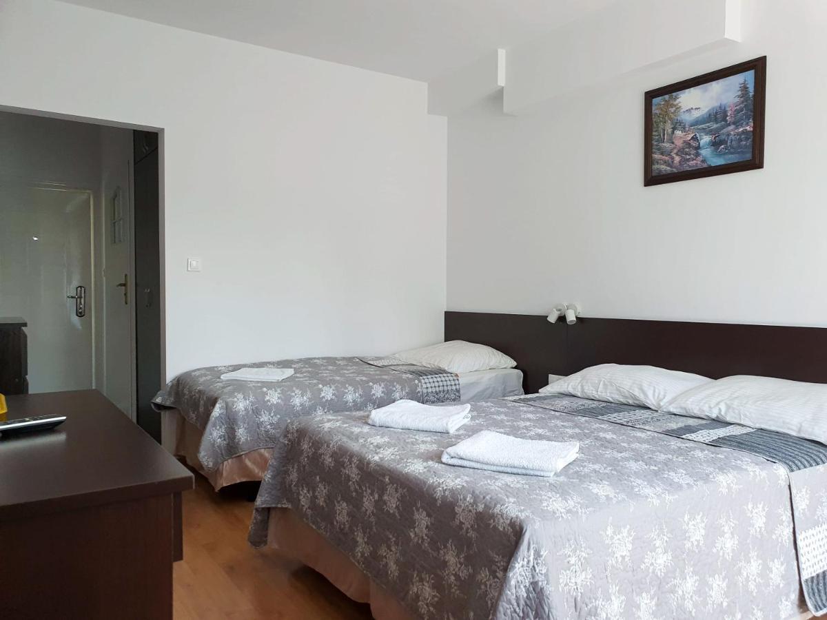 Astoria Apartment Dabki Bagian luar foto